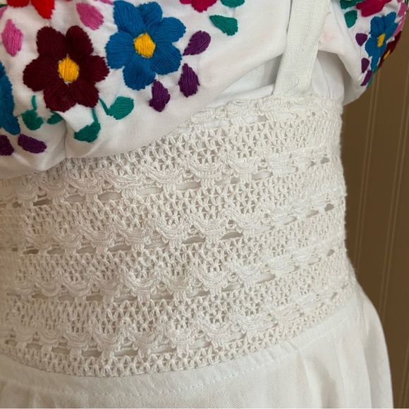 100% Cotton Gorgeous Halter Dress With Colourful Embroidery Women’s M - Picture 4 of 8